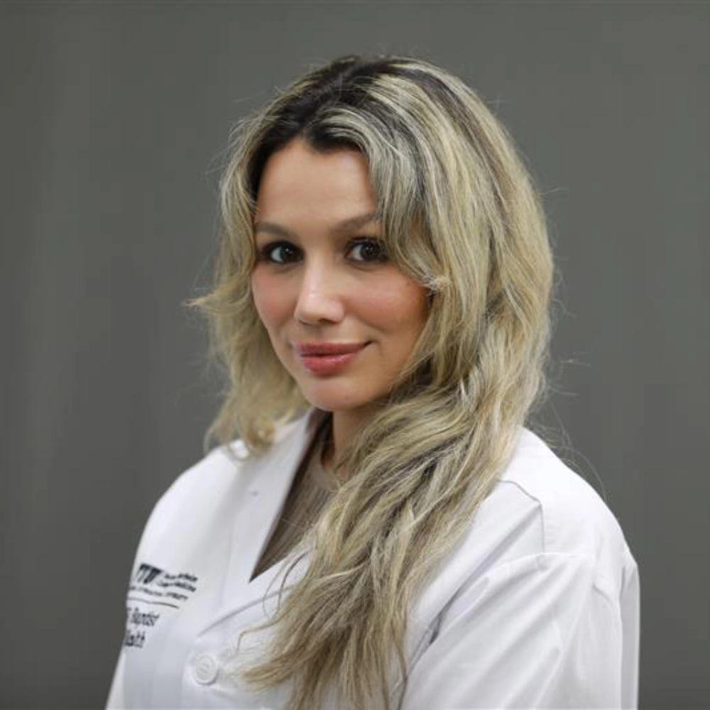 Larissa De Souza, M.D.