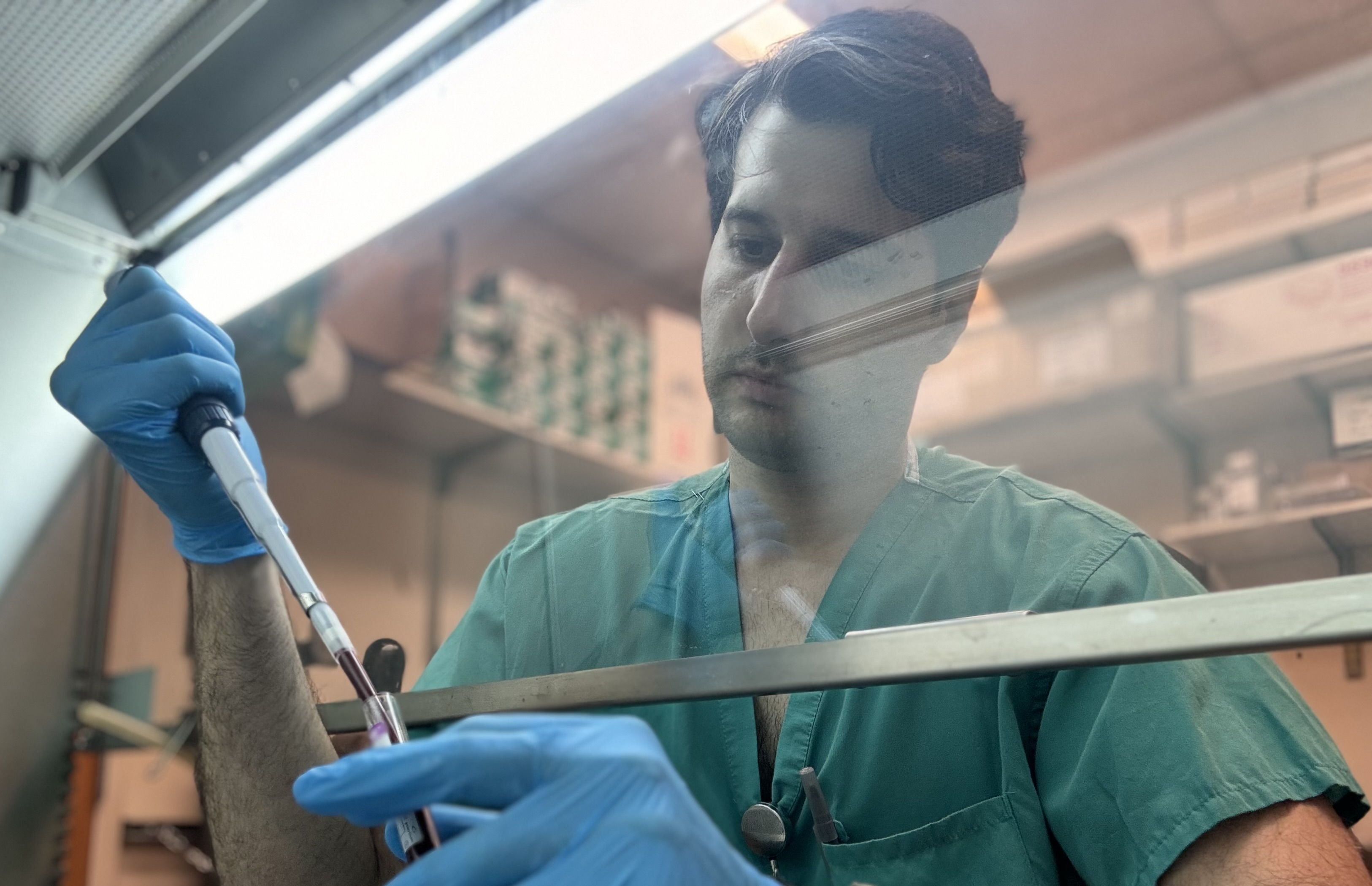 Hani Samarah in the lab